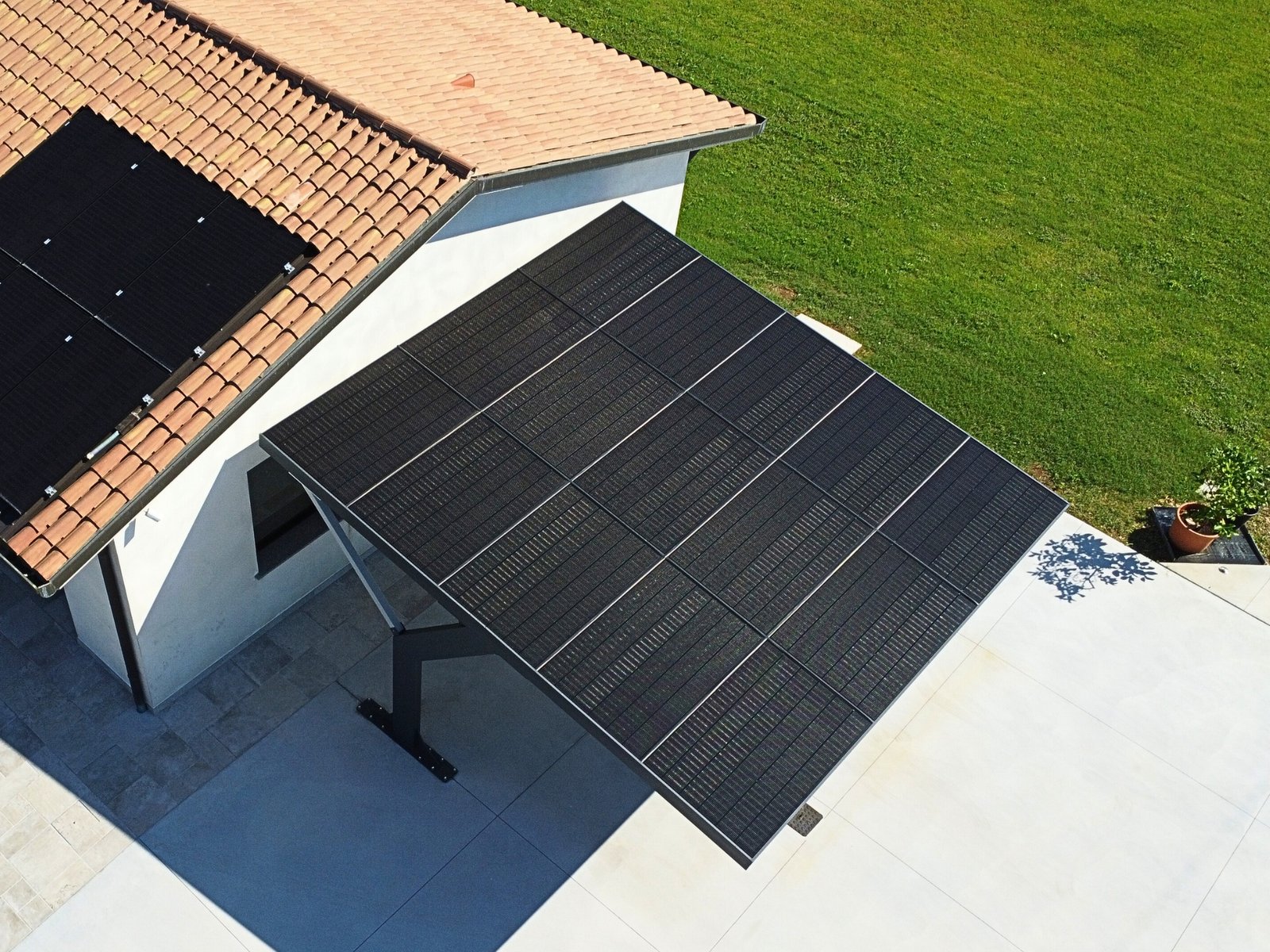 Carport solaire de la gamme Volterra