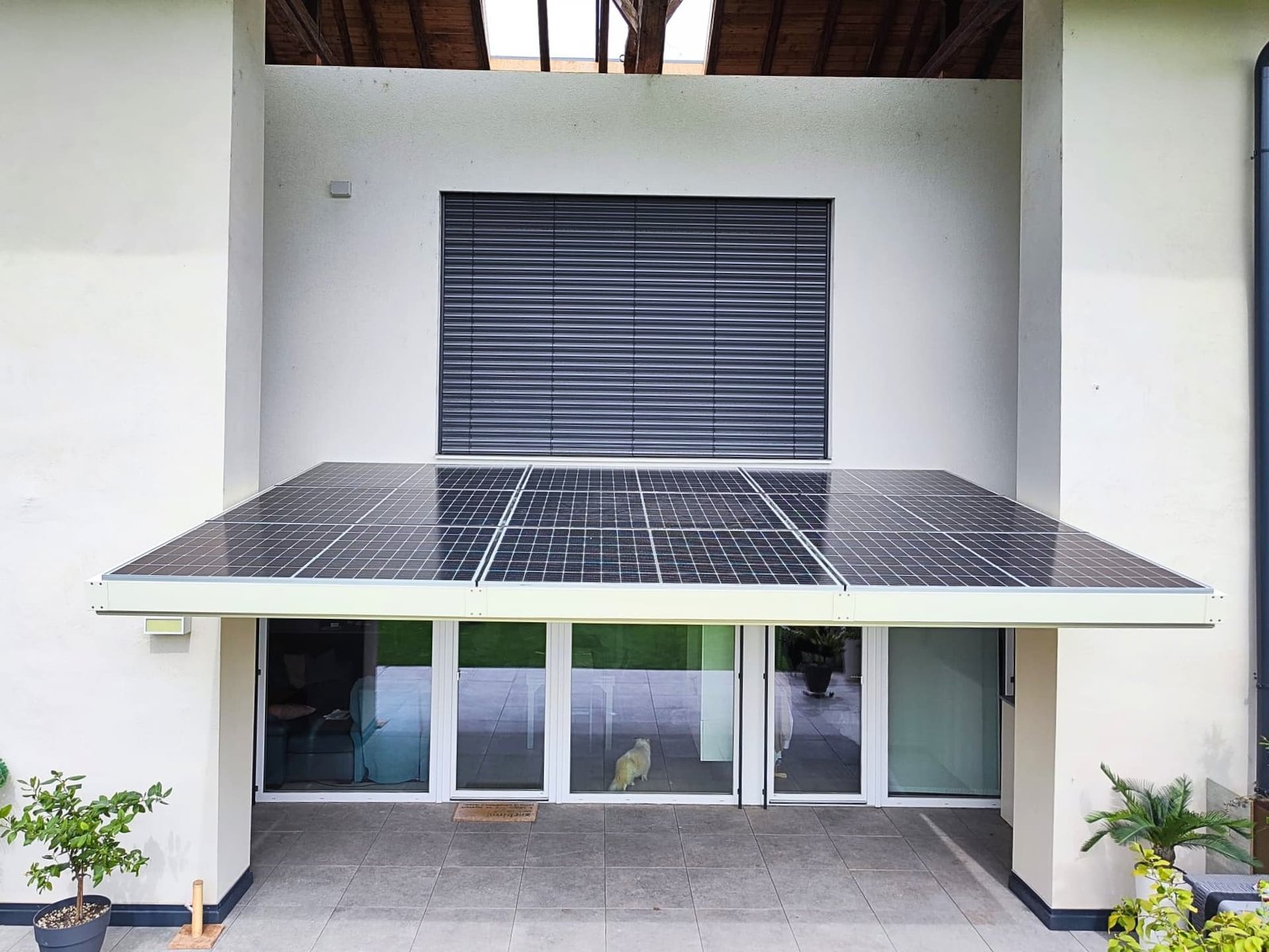 Carport solaire vue d'installation