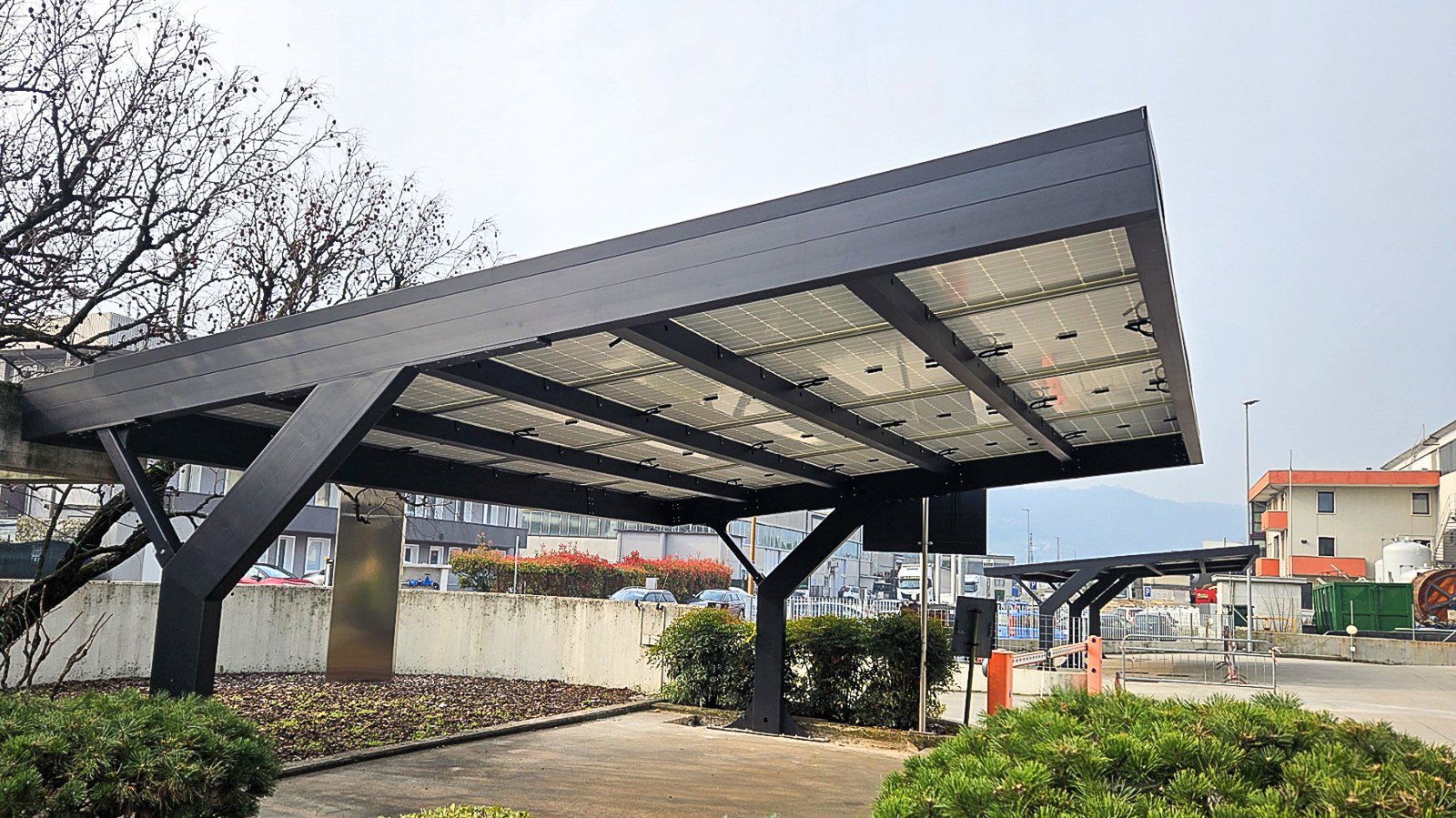 Carport photovoltaïque Iridium XL vue latérale