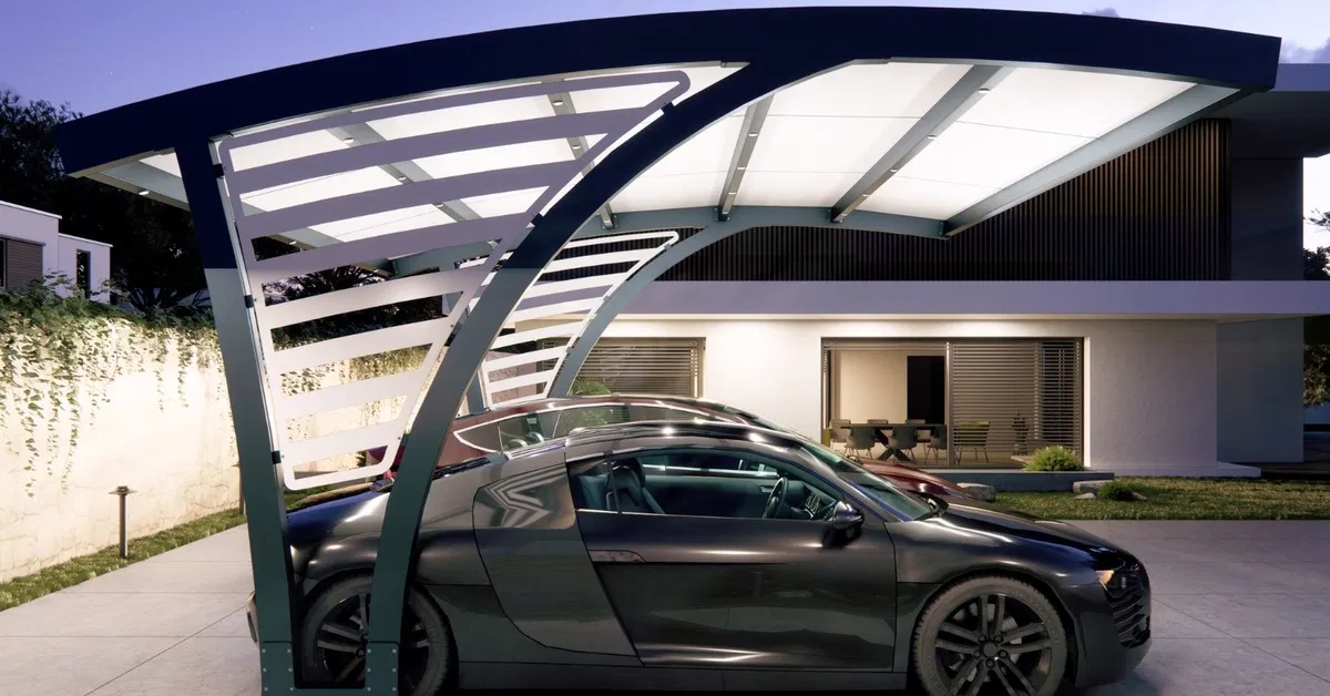 Carport à éclairage LED intégré vu à la tombée de la nuit